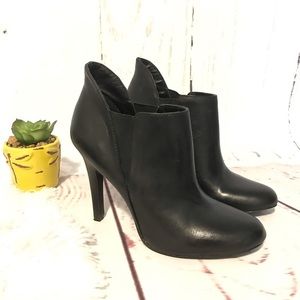 ❤️sold❤️BCBG Generation Black Ankle Boots